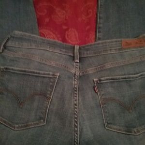 Mid rise skinny capris